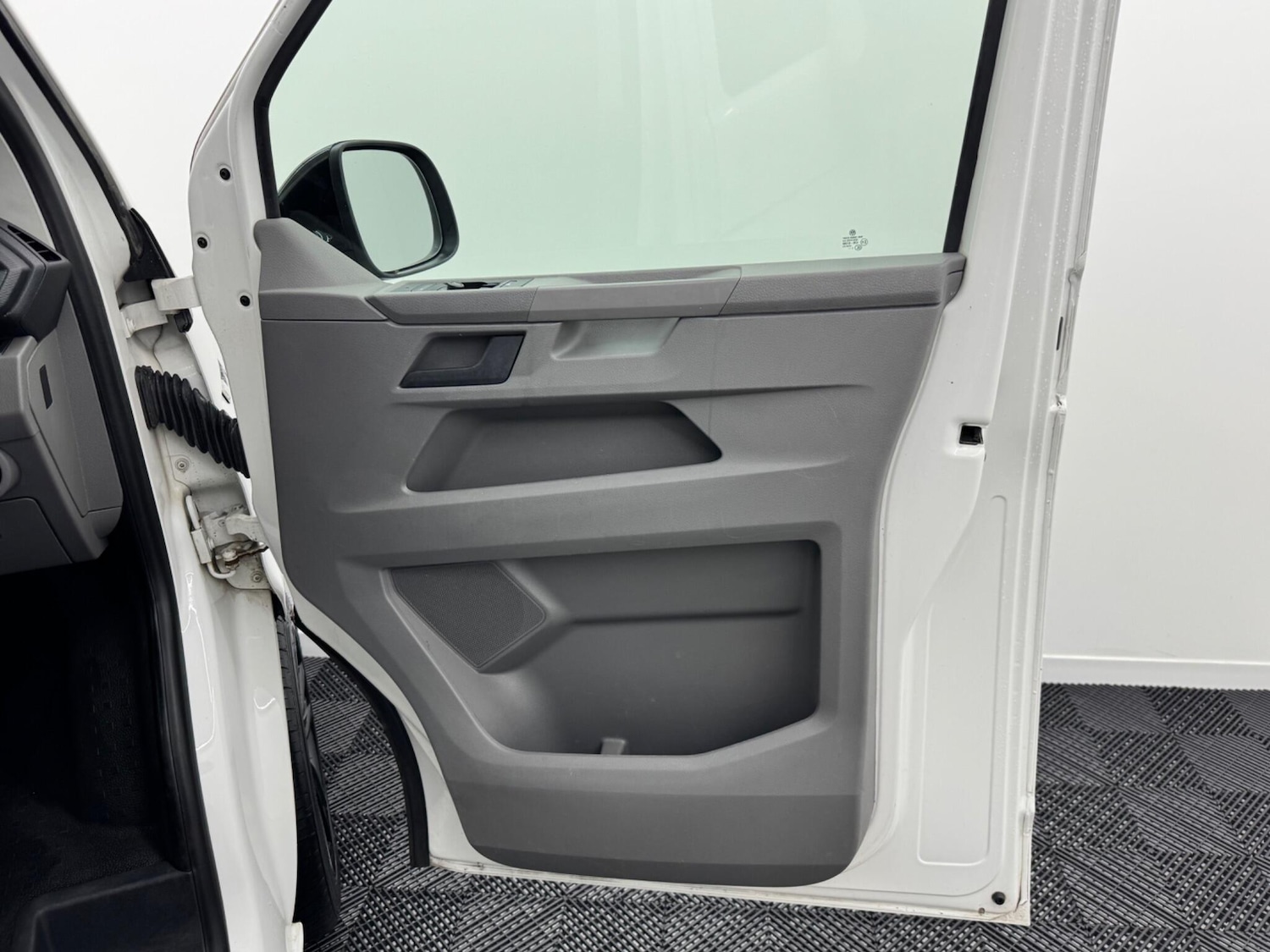 Used Volkswagen Transporter 2023 for sale - 76633985: Photo 71