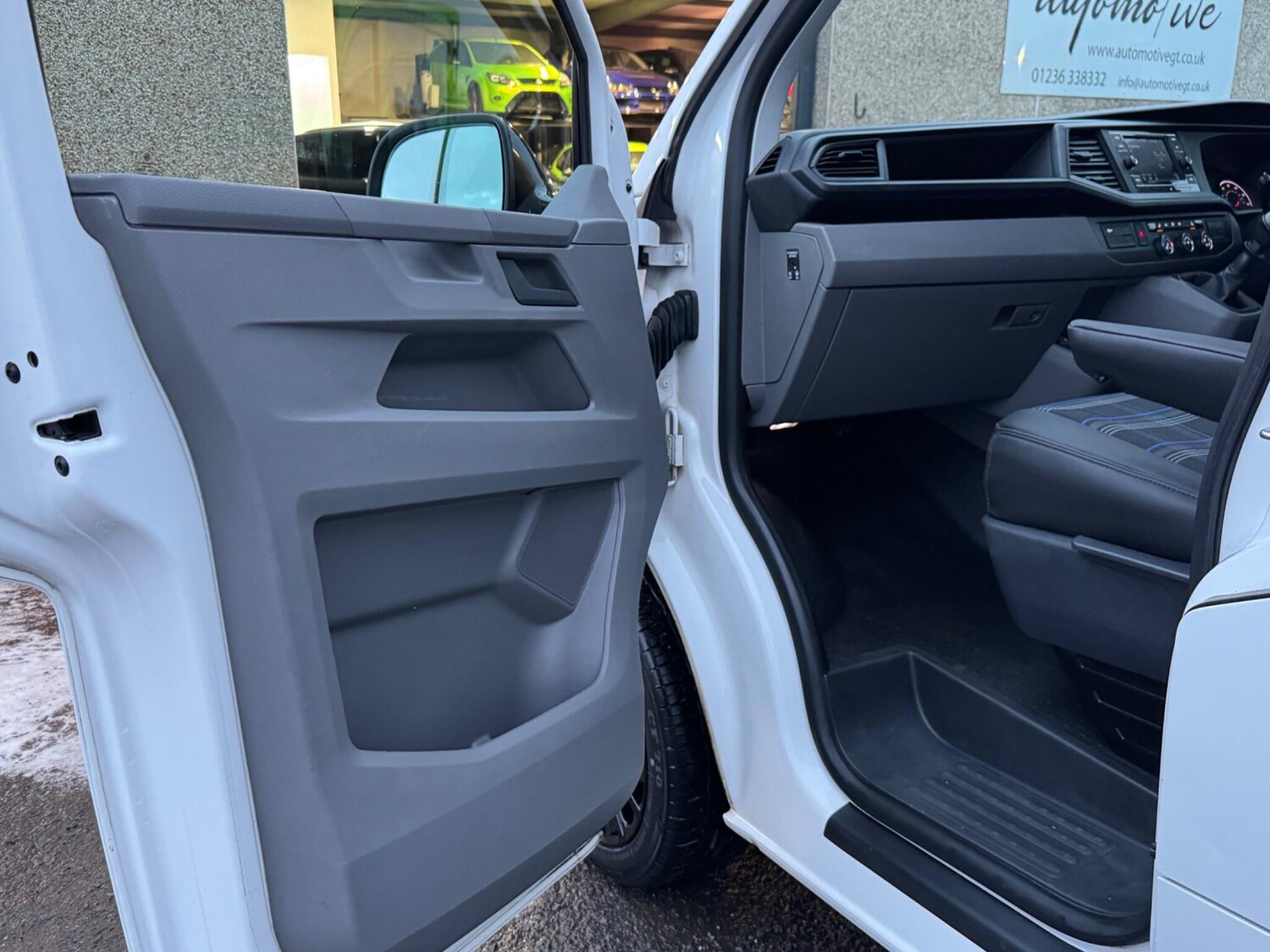 Used Volkswagen Transporter 2023 for sale - 76633985: Photo 73