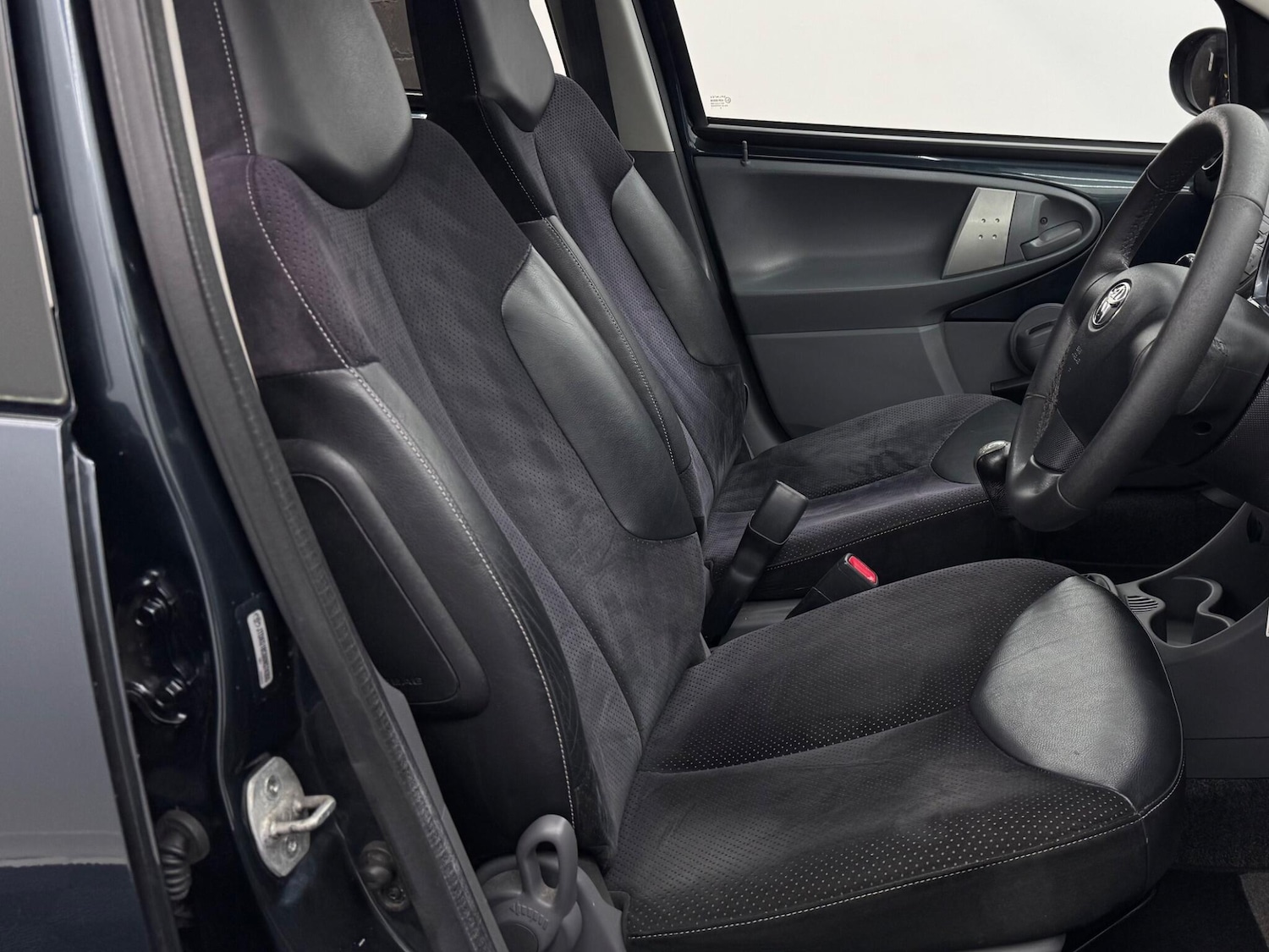 Used Toyota AYGO for sale - 77279755: Photo 21