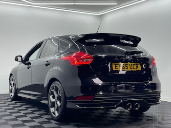 Used Ford Focus 2015 for sale - 76108578: Photo 2