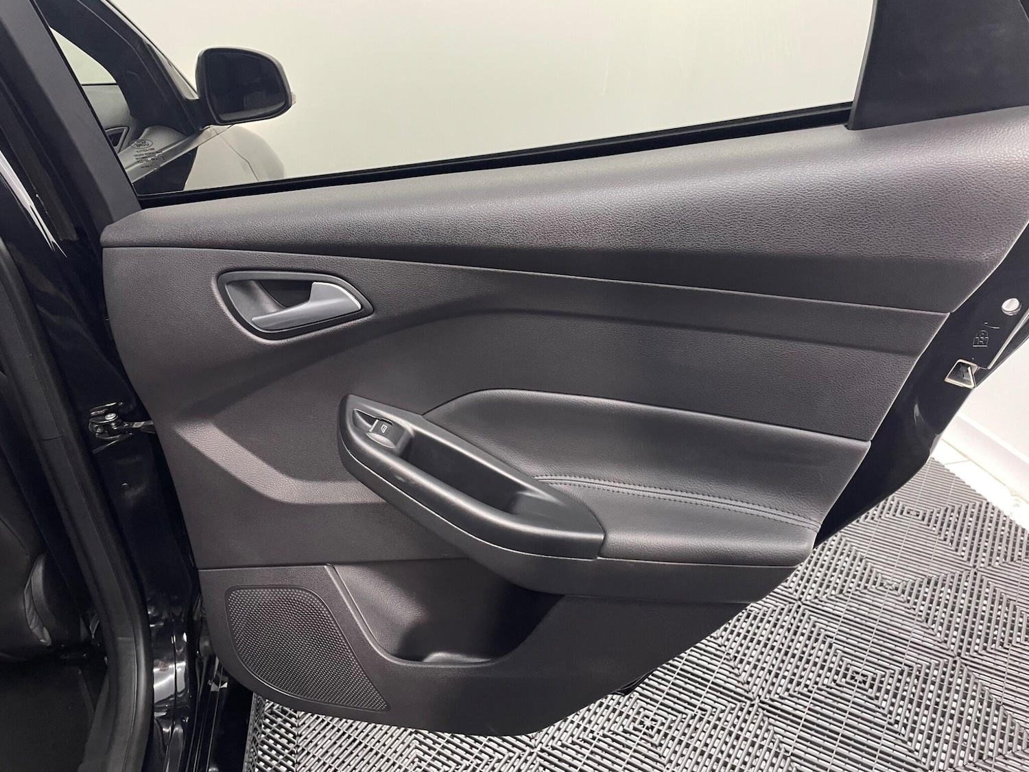 Used Ford Focus 2015 for sale - 76108578: Photo 37