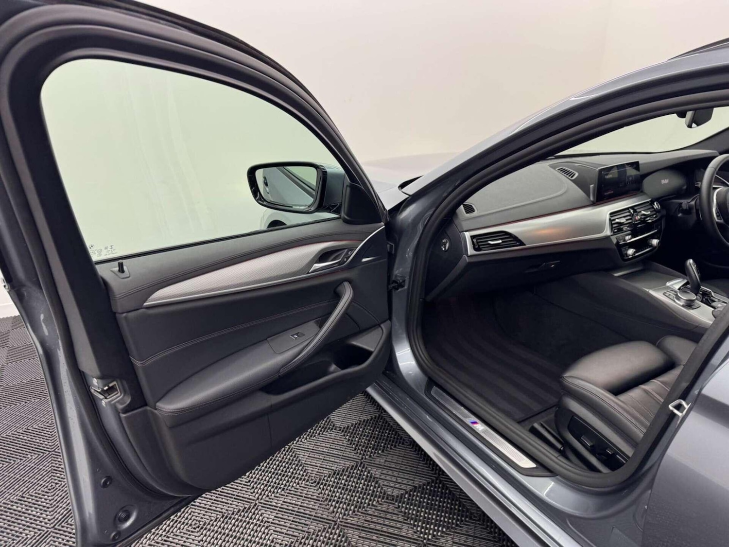 Used BMW 5 Series for sale - 77705109: Photo 42