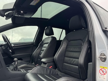 Used Volkswagen Golf 2017 for sale - 77704750: Photo