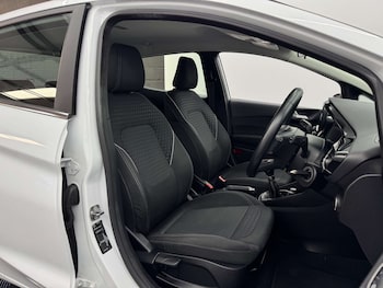 Used Ford Fiesta 2017 for sale - 79254611: Photo
