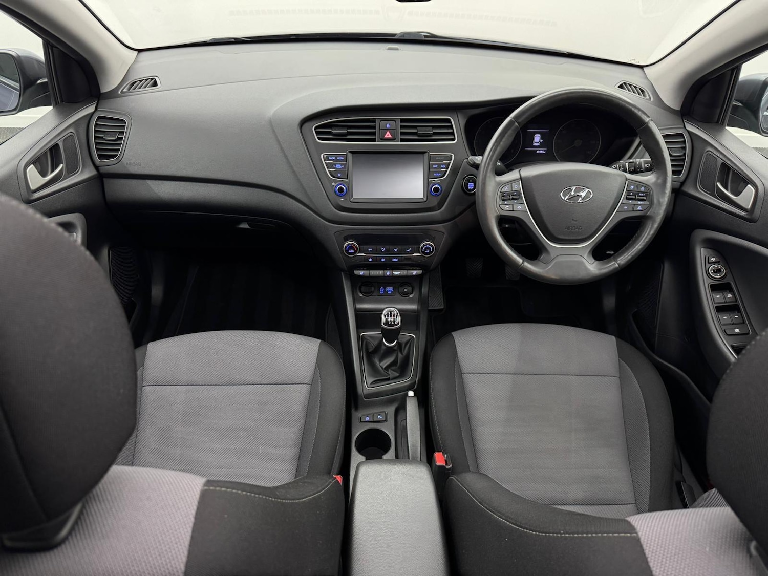 Used Hyundai i20 2018 for sale - 76043077: Photo 12