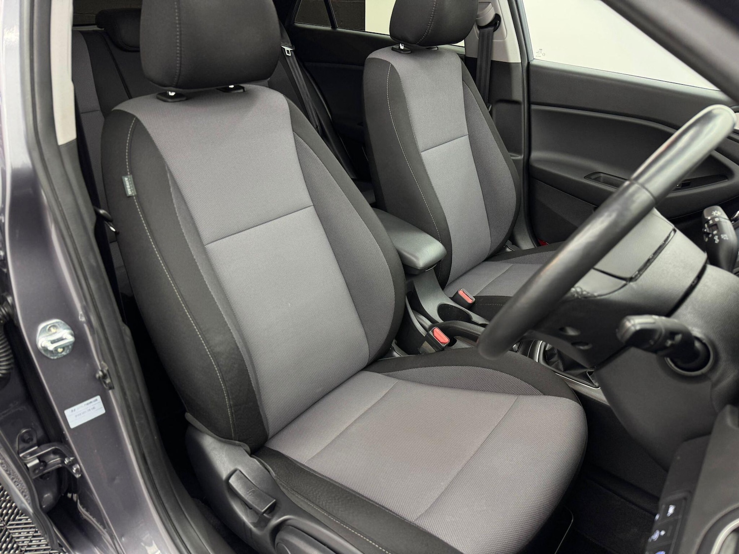 Used Hyundai i20 2018 for sale - 76043077: Photo 14