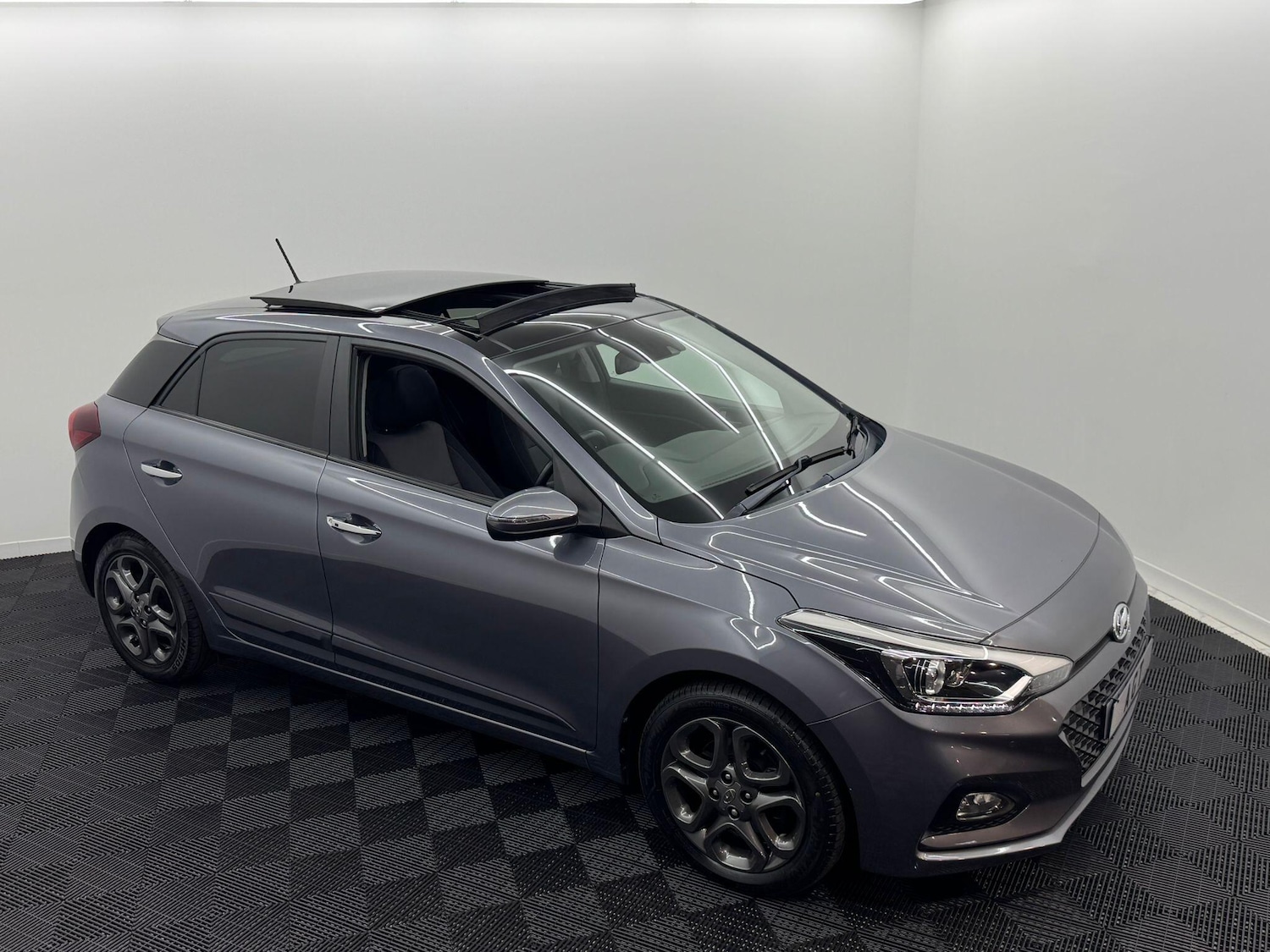 Used Hyundai i20 2018 for sale - 76043077: Photo 16