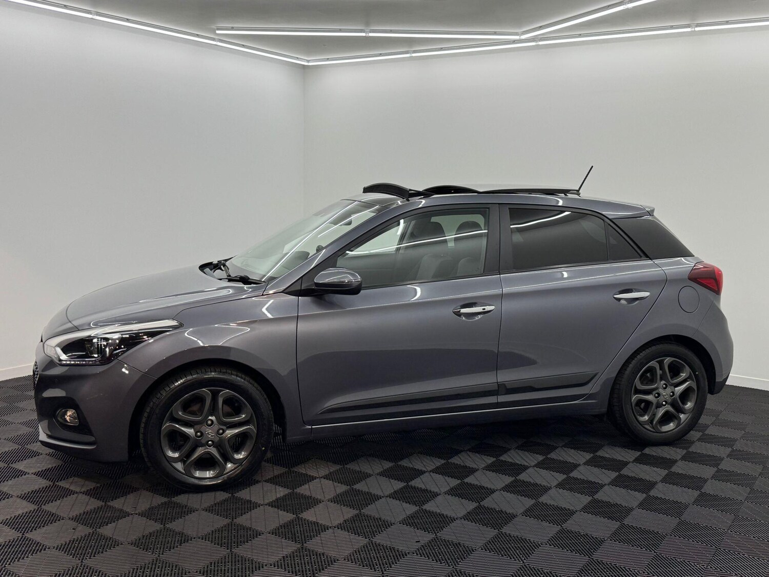 Used Hyundai i20 2018 for sale - 76043077: Photo 22