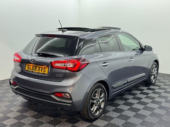 Used Hyundai i20 2018 for sale - 76043077: Photo 2