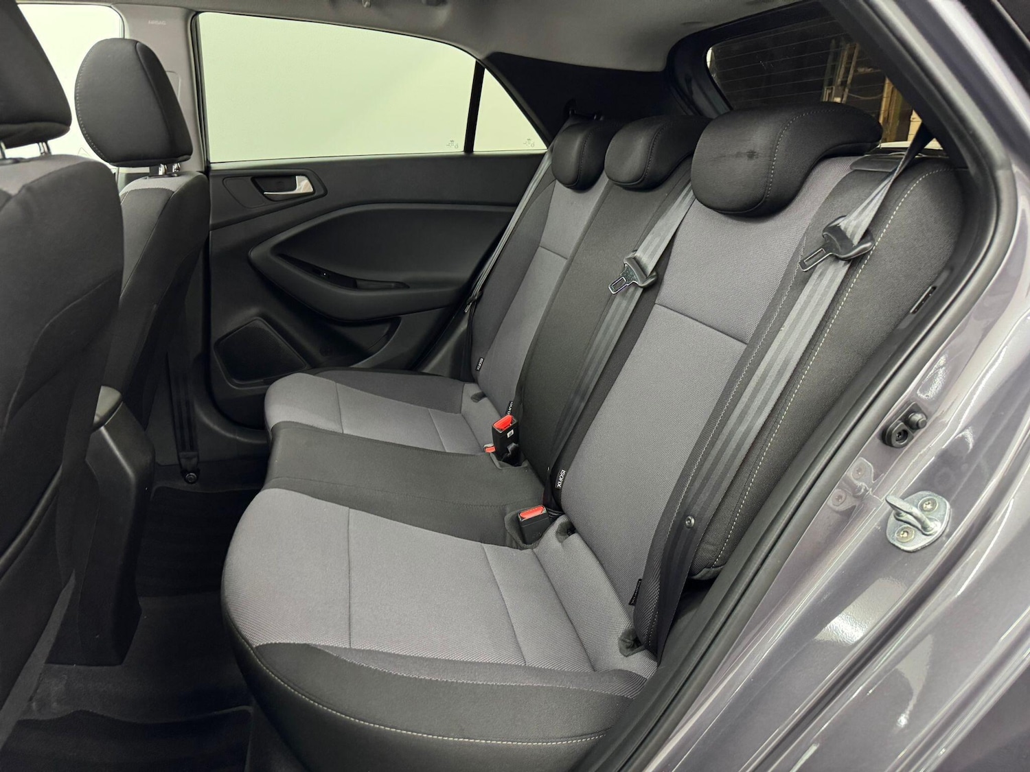 Used Hyundai i20 2018 for sale - 76043077: Photo 44