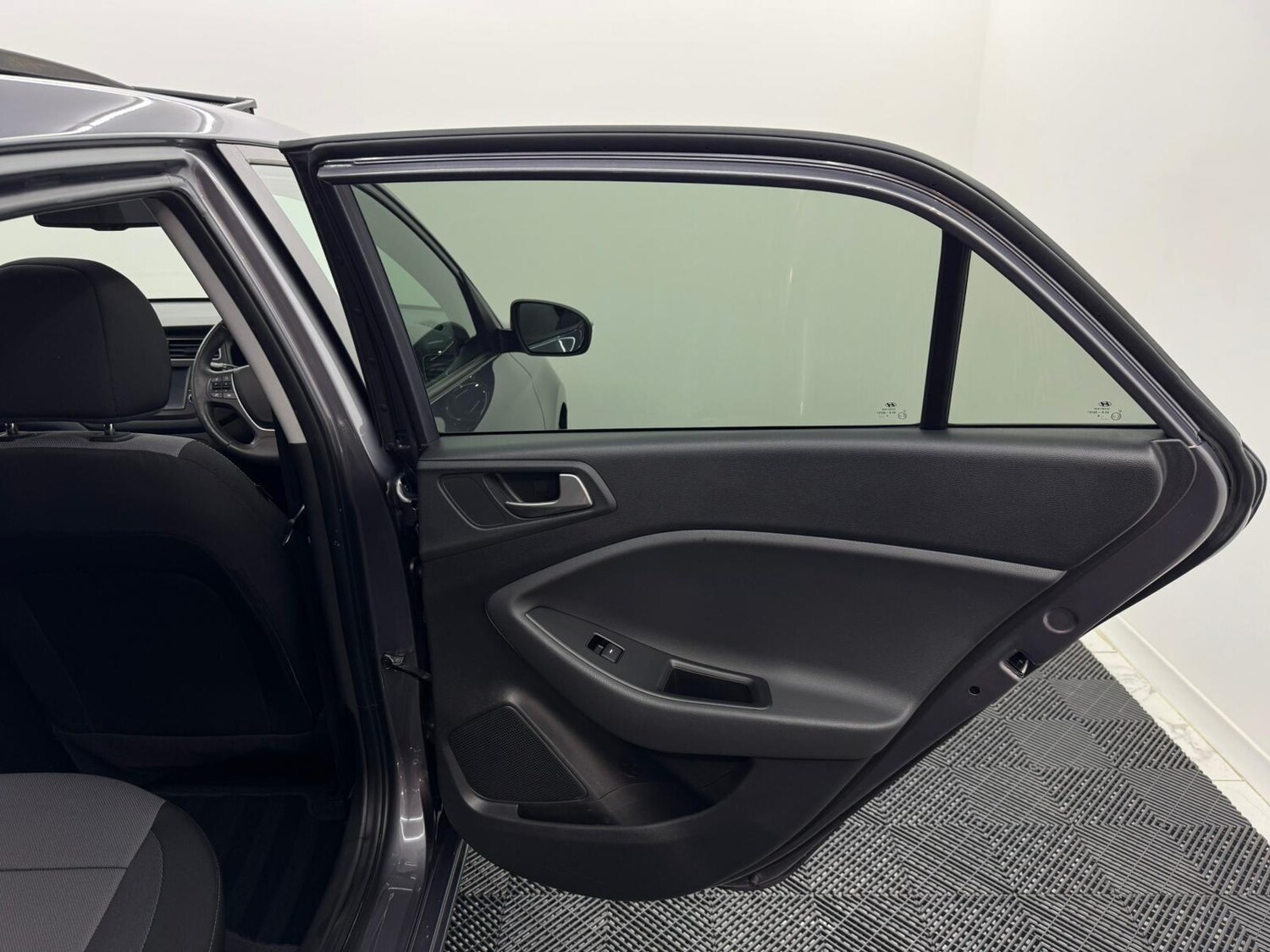 Used Hyundai i20 2018 for sale - 76043077: Photo 47