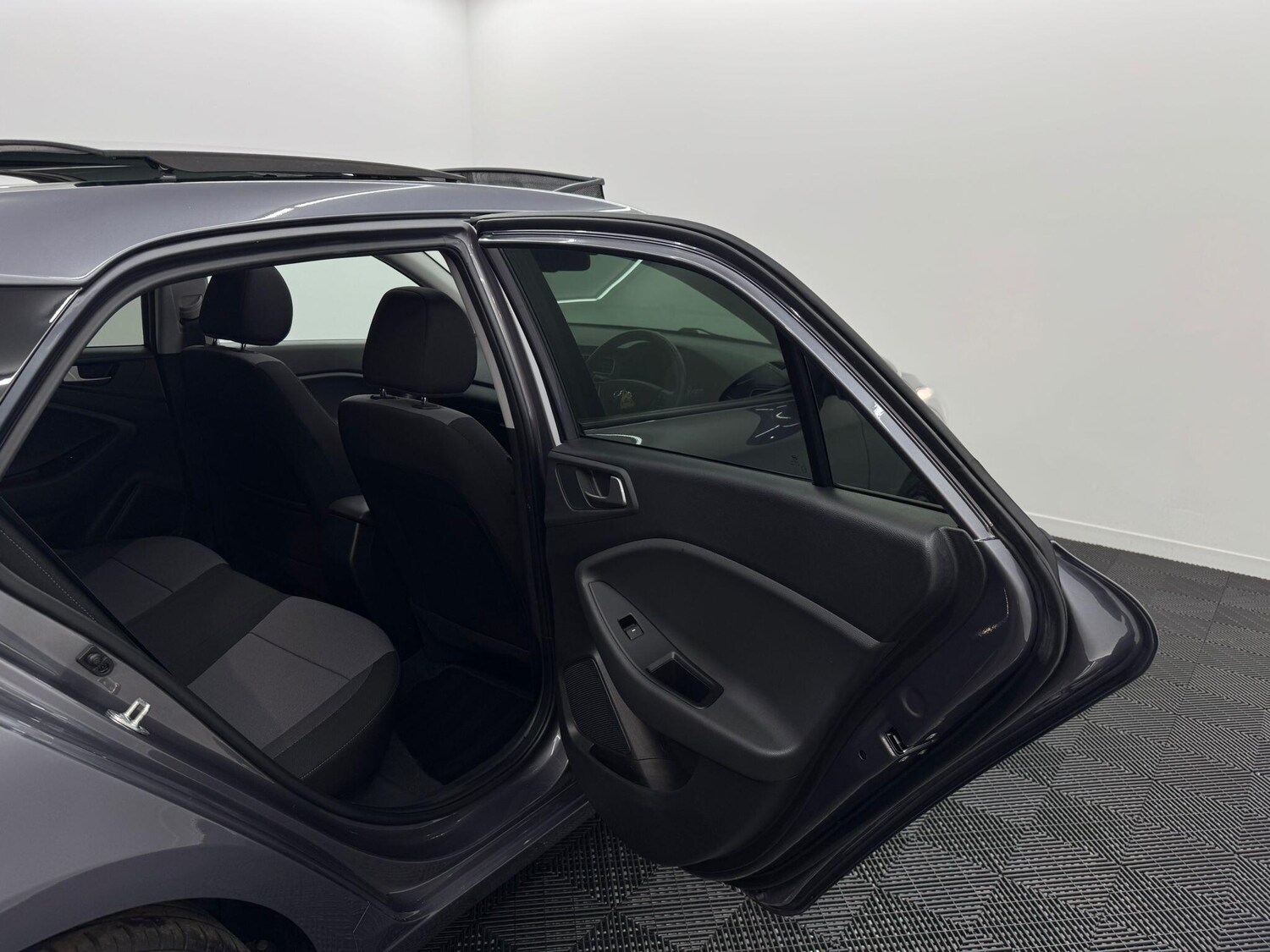 Used Hyundai i20 2018 for sale - 76043077: Photo 49