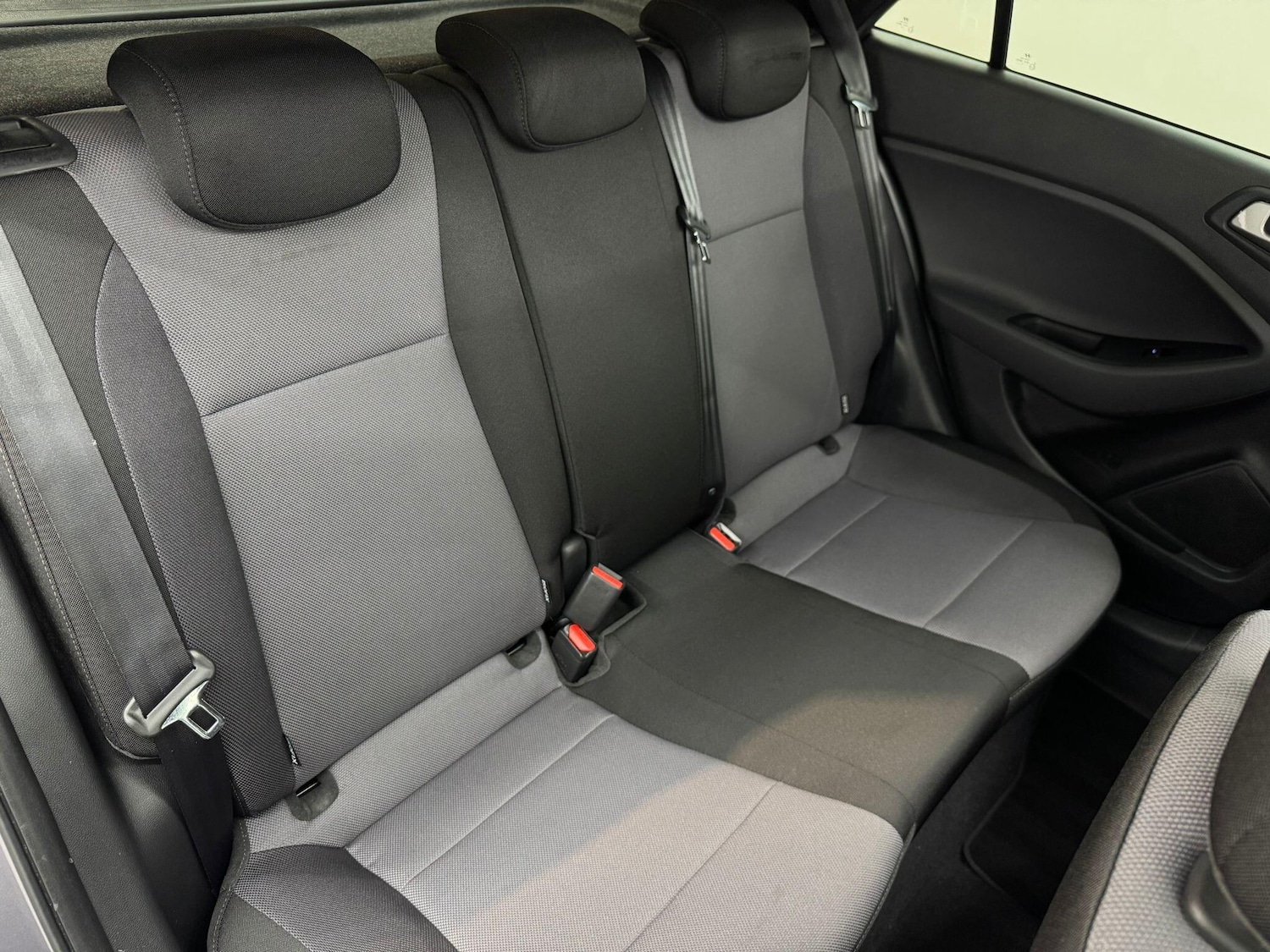 Used Hyundai i20 2018 for sale - 76043077: Photo 52