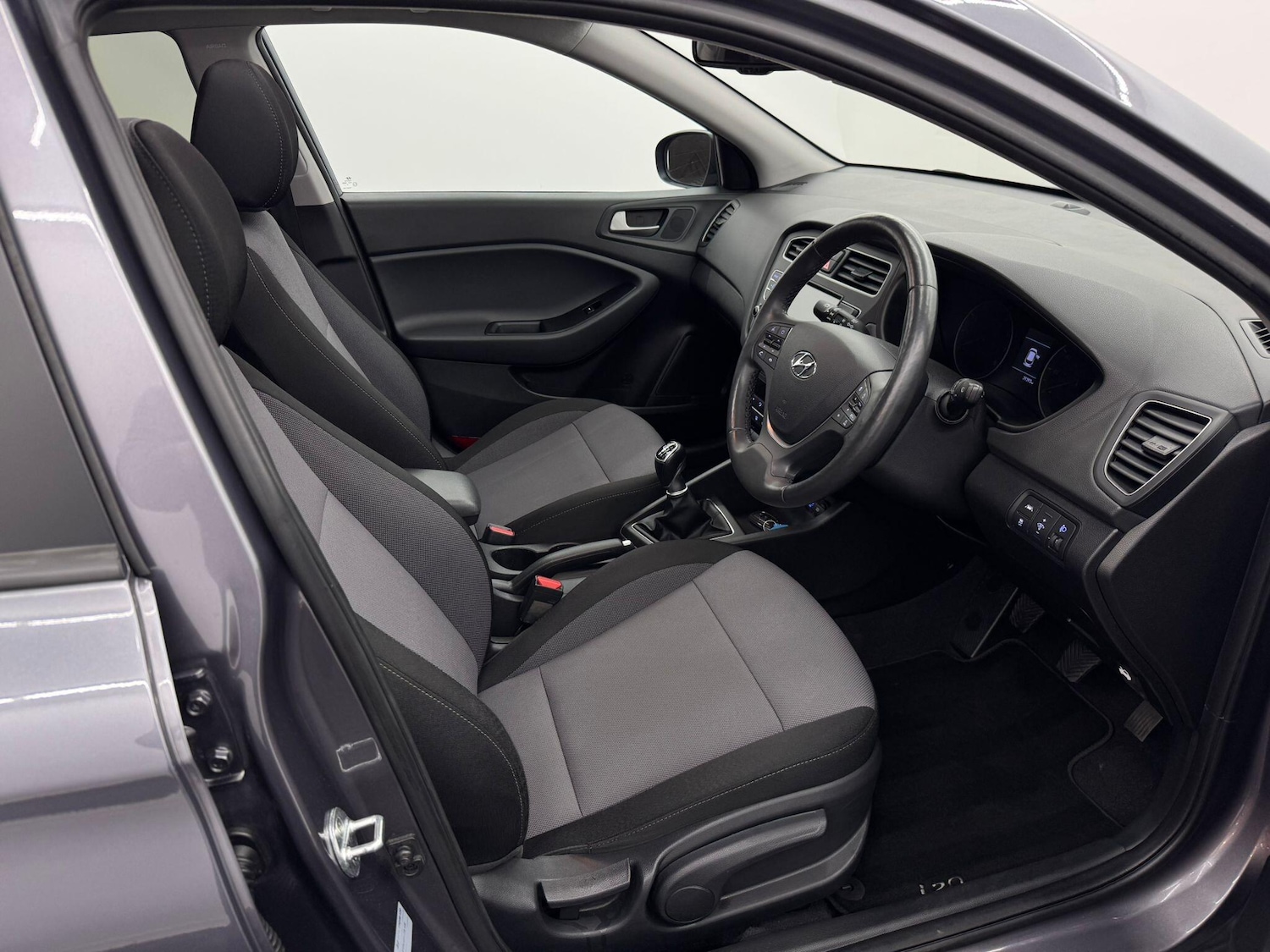 Used Hyundai i20 2018 for sale - 76043077: Photo 56