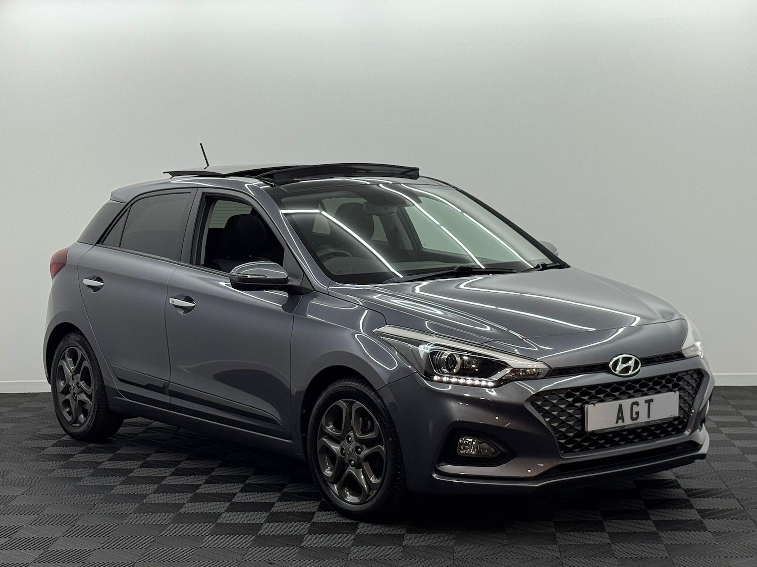 Used Hyundai i20 2018 for sale - 76043077: Photo 7