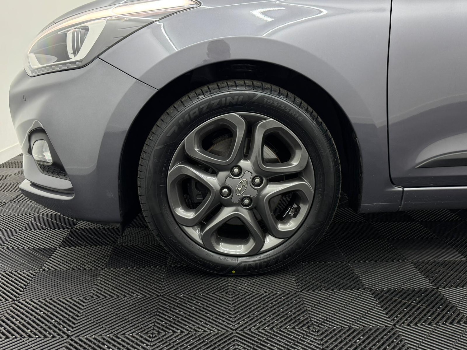Used Hyundai i20 2018 for sale - 76043077: Photo 9