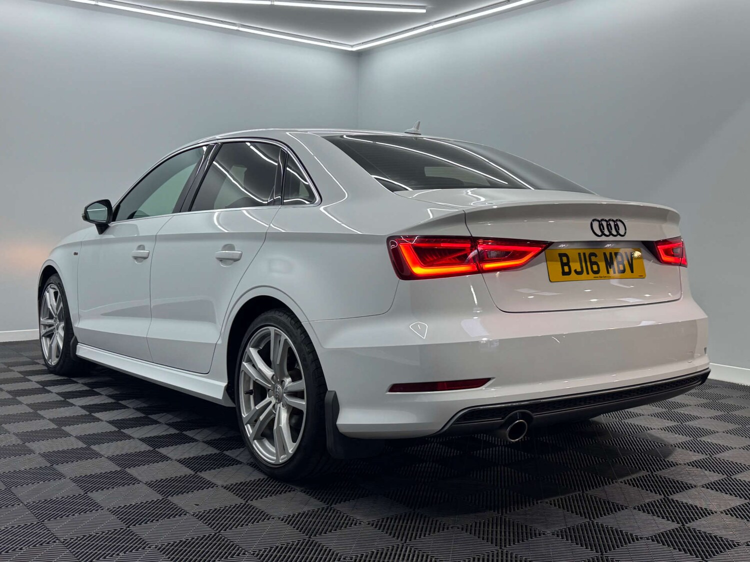 Used Audi A3 2016 for sale - 78215497: Photo 2