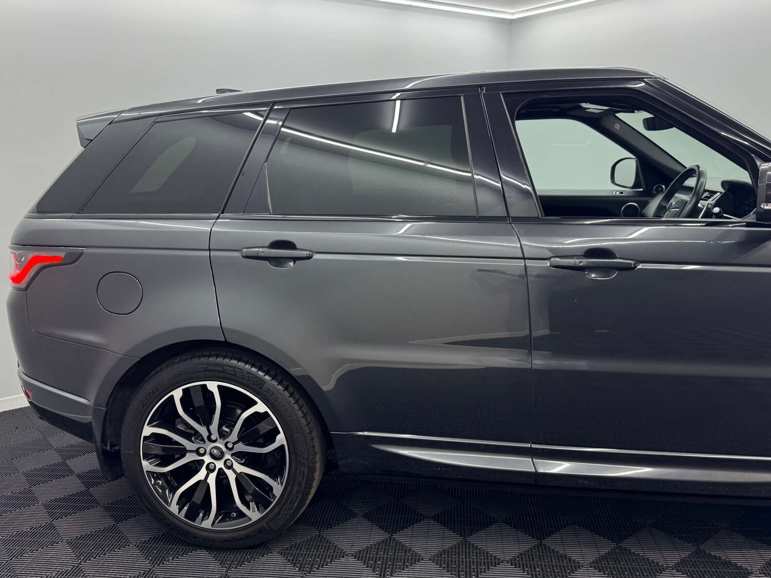 Used Land Rover Range Rover Sport 2018 for sale - 78172528: Photo 13