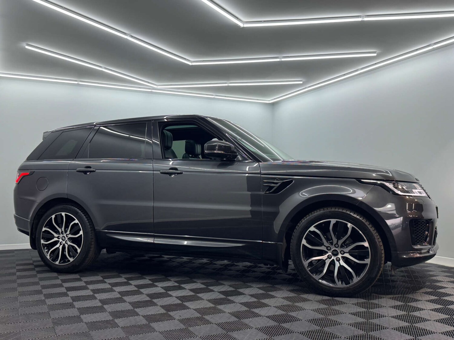 Used Land Rover Range Rover Sport 2018 for sale - 78172528: Photo 15