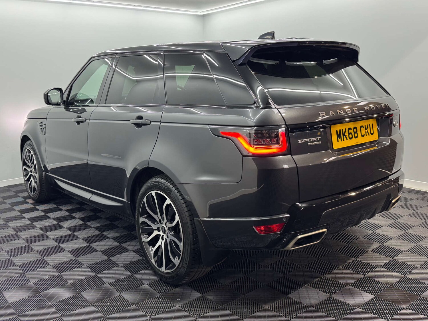 Used Land Rover Range Rover Sport 2018 for sale - 78172528: Photo 18