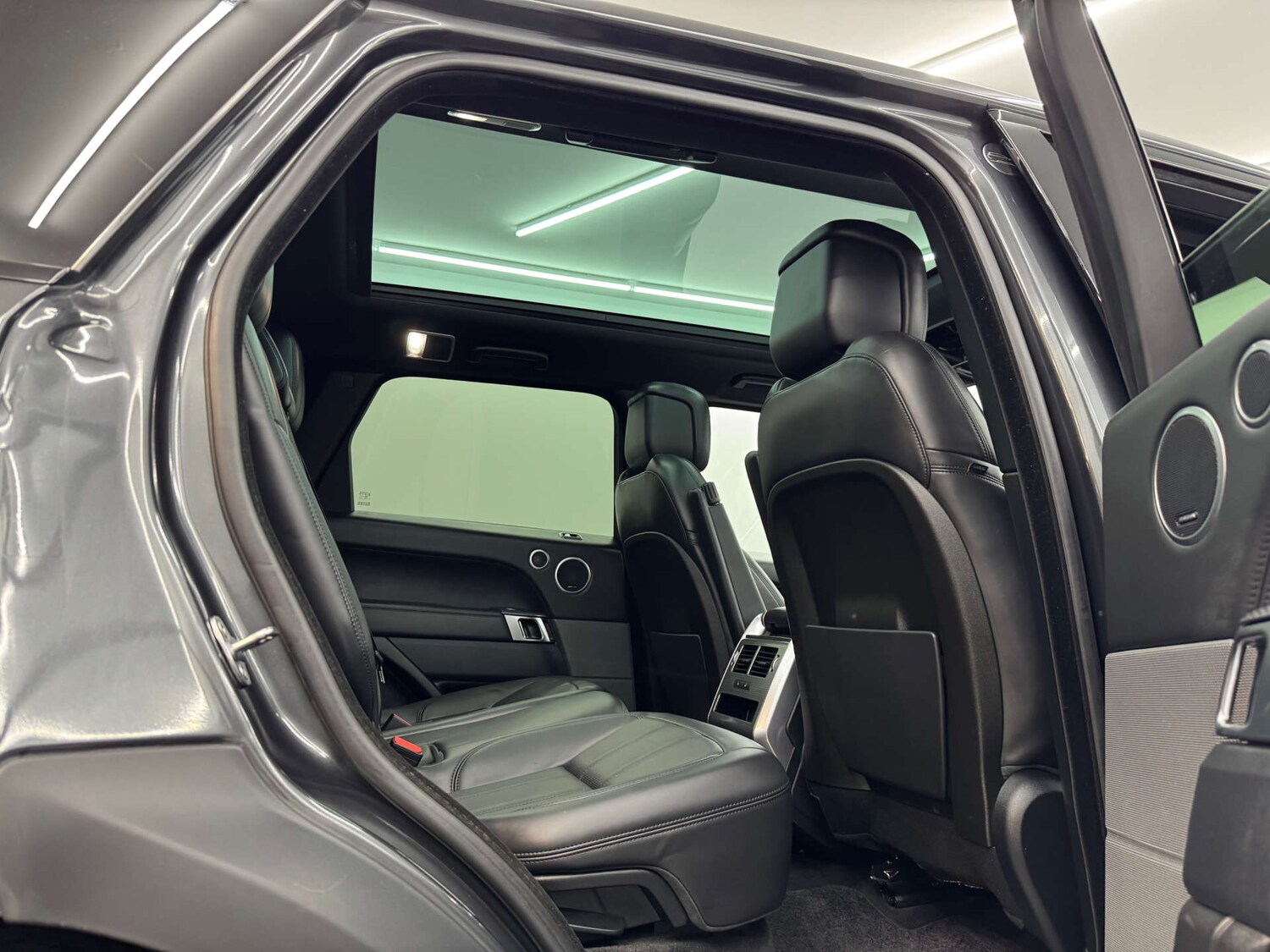 Used Land Rover Range Rover Sport 2018 for sale - 78172528: Photo 33