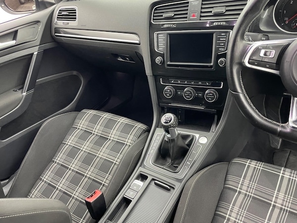 Used Volkswagen Golf 2016 for sale - 76315182: Photo 29