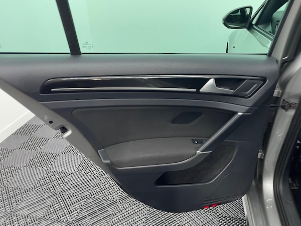 Used Volkswagen Golf 2016 for sale - 76315182: Photo 40