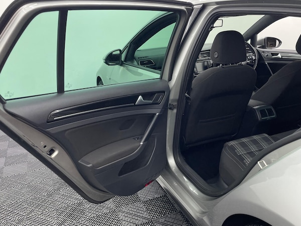 Used Volkswagen Golf 2016 for sale - 76315182: Photo 41