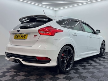 Used Ford Focus 2017 for sale - 77844615: Photo