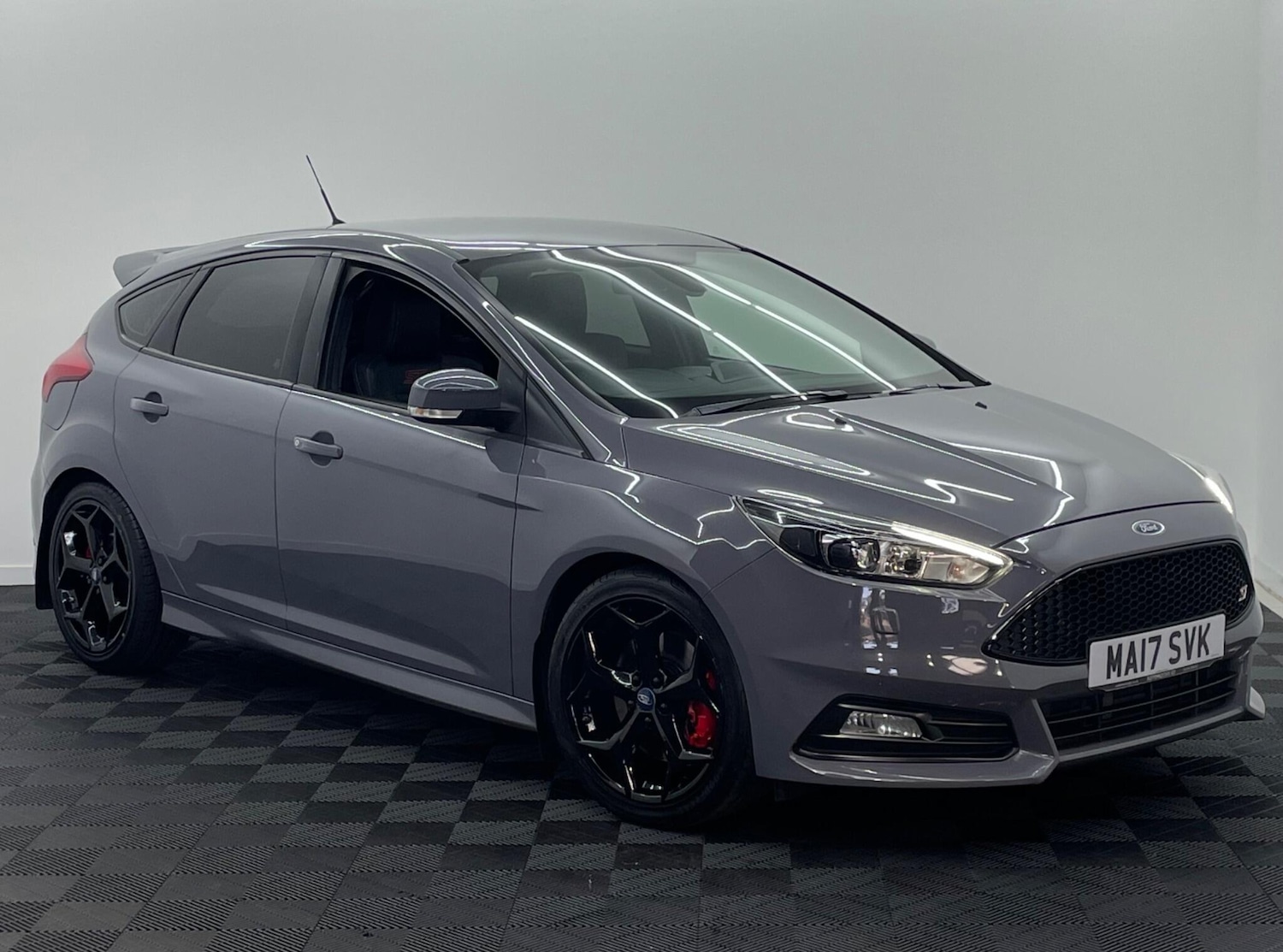 Used Ford Focus 2017 for sale - 76099035: Photo 1
