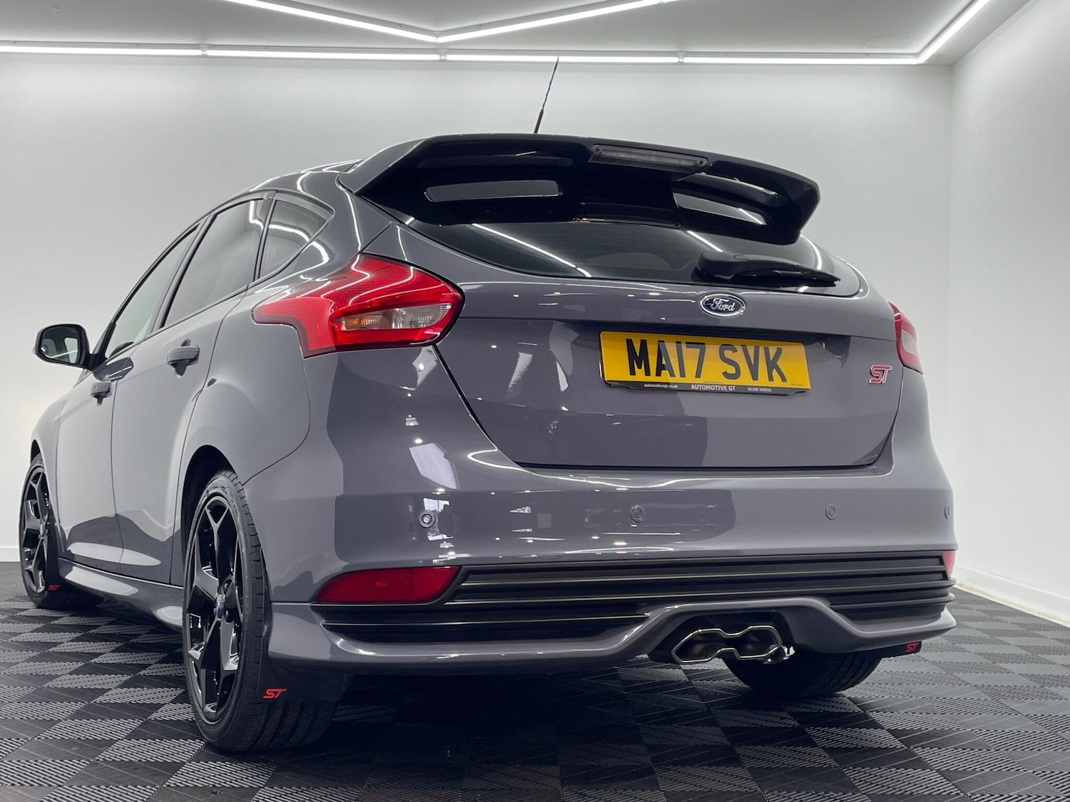 Used Ford Focus 2017 for sale - 76099035: Photo 2