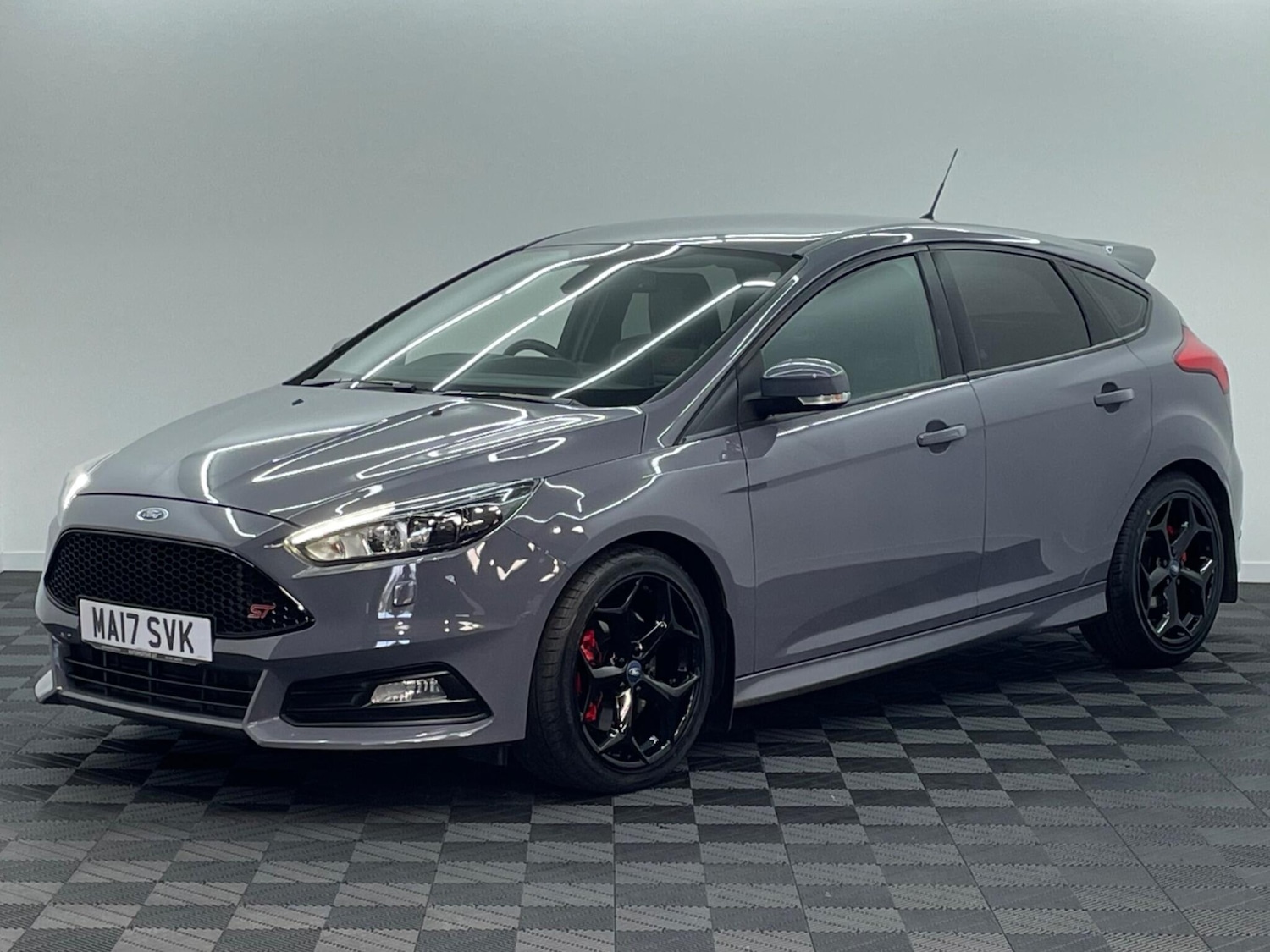 Used Ford Focus 2017 for sale - 76099035: Photo 5