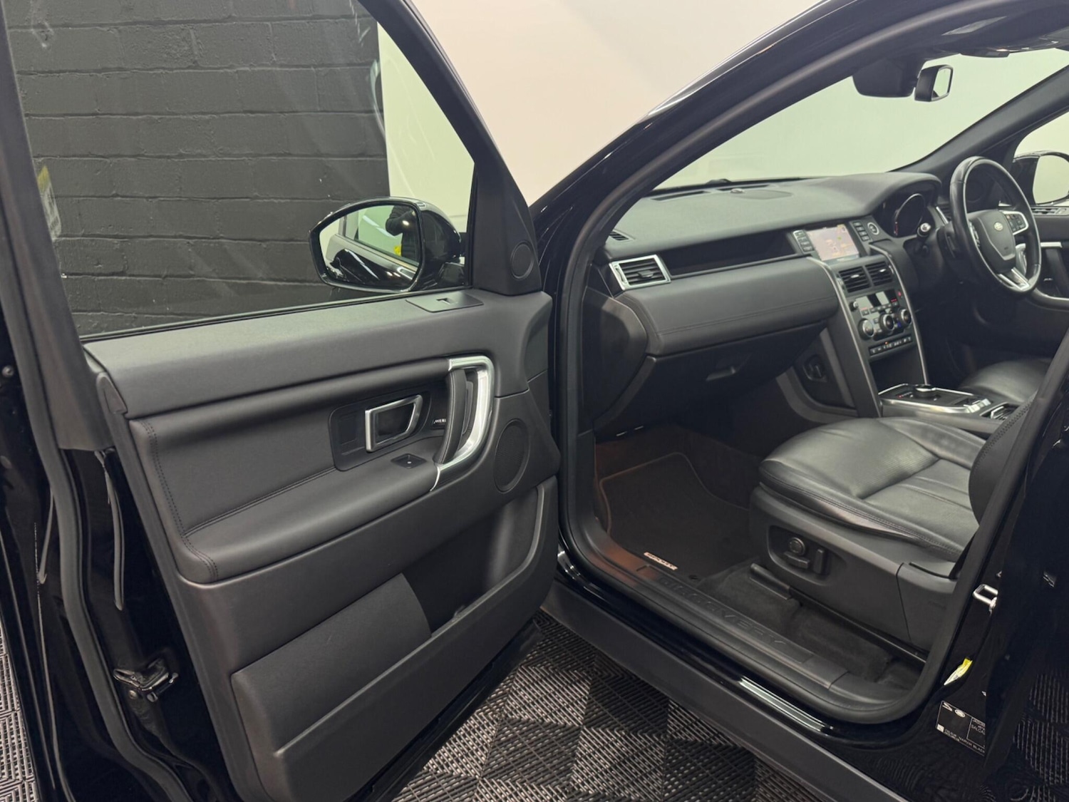 Used Land Rover Discovery Sport 2019 for sale - 77017152: Photo 57