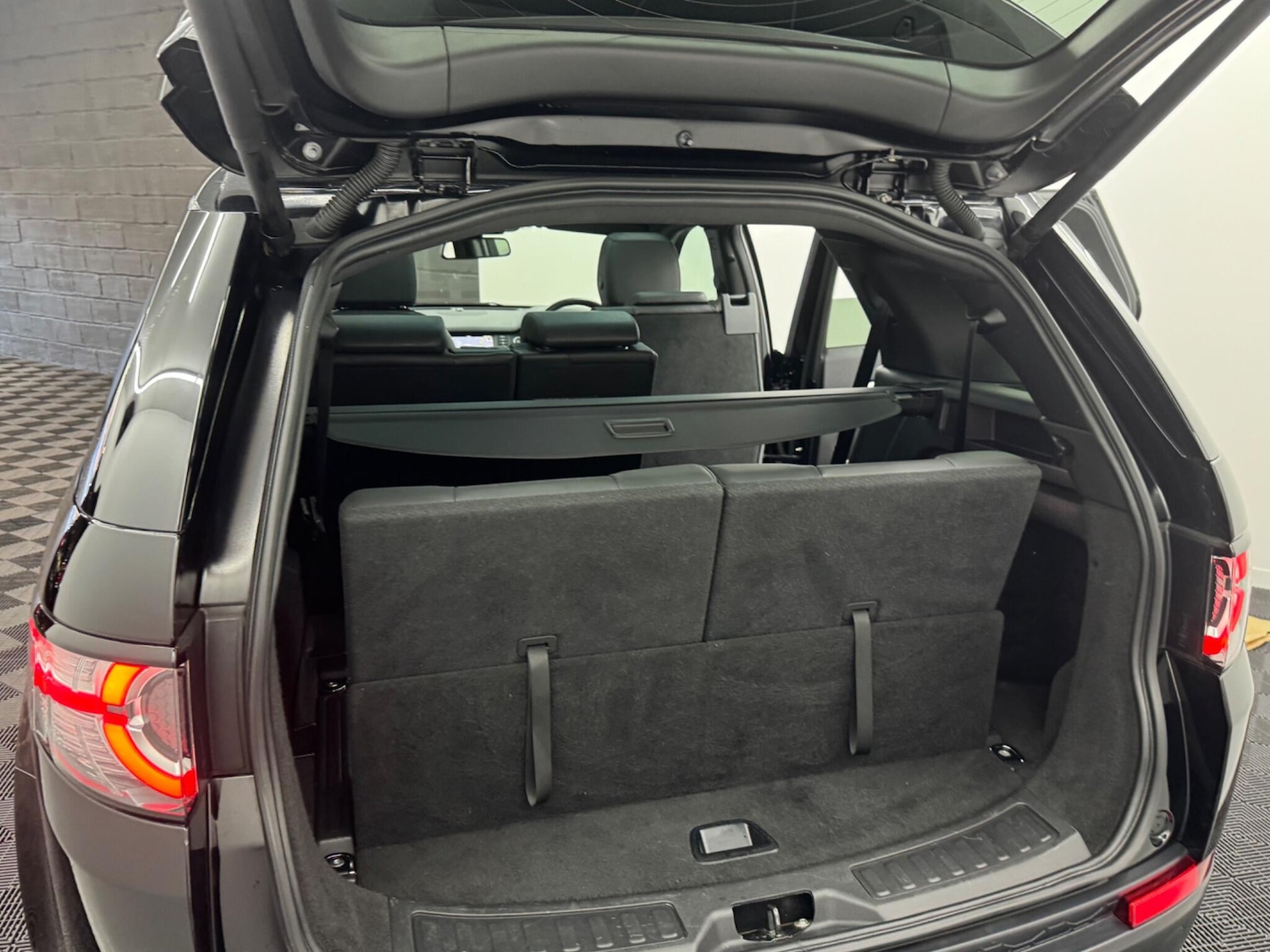 Used Land Rover Discovery Sport 2019 for sale - 77017152: Photo 65