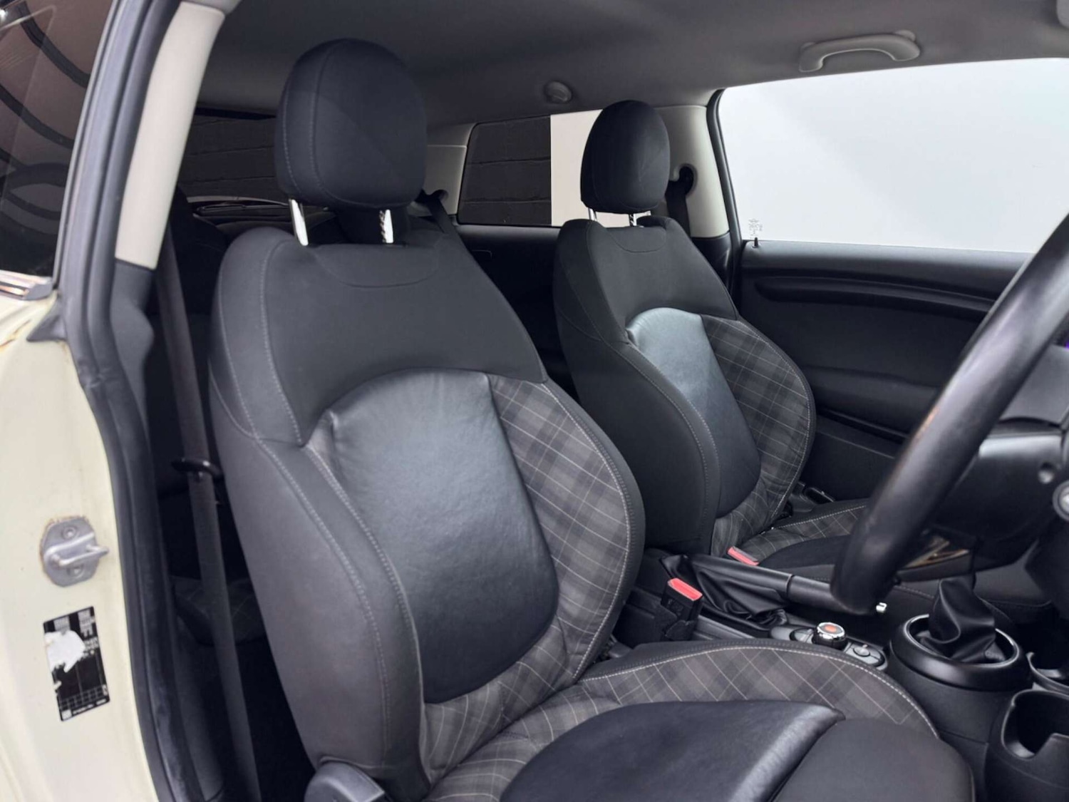 Used MINI Hatch 2018 for sale - 77844614: Photo 2