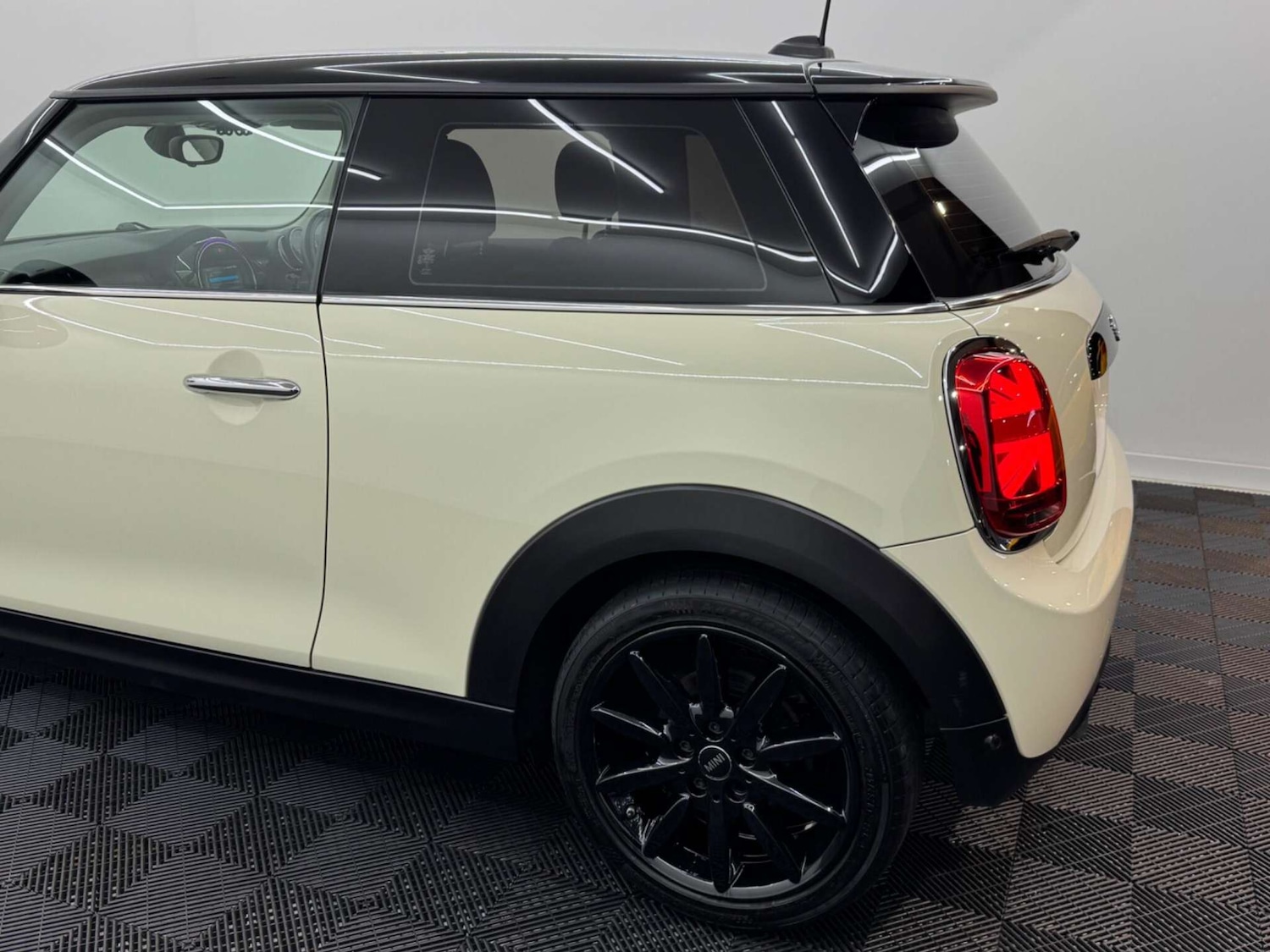 Used MINI Hatch 2018 for sale - 77844614: Photo 32