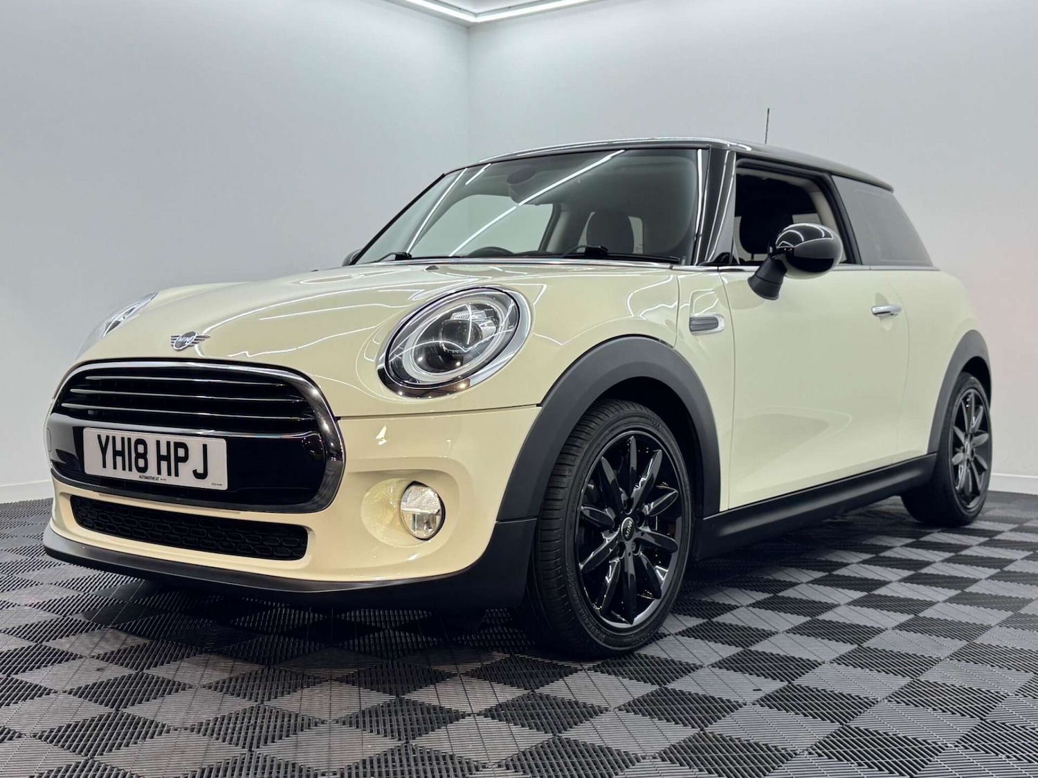 Used MINI Hatch 2018 for sale - 77844614: Photo 39