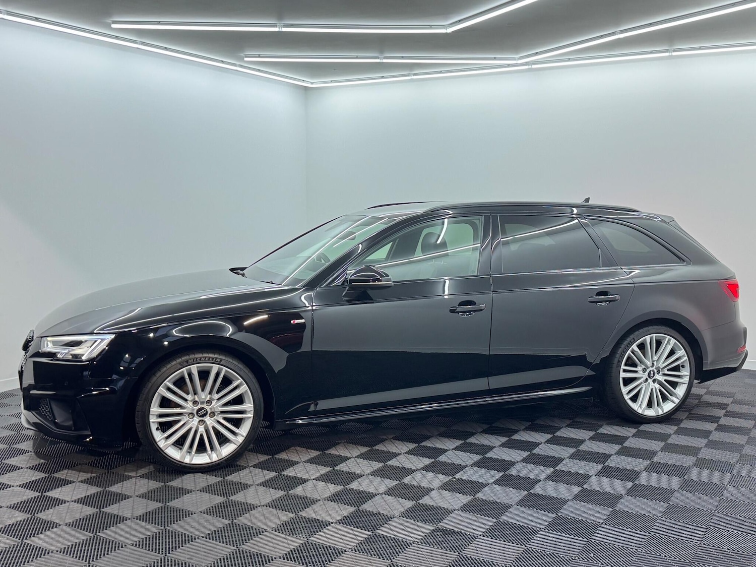 Used Audi A4 2019 for sale - 76849951: Photo 13