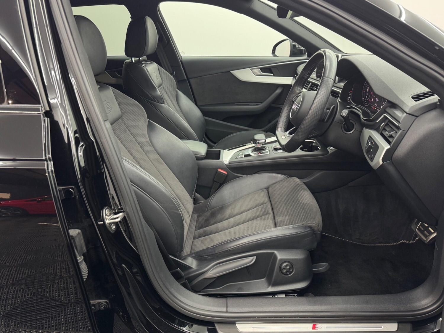 Used Audi A4 2019 for sale - 76849951: Photo 45