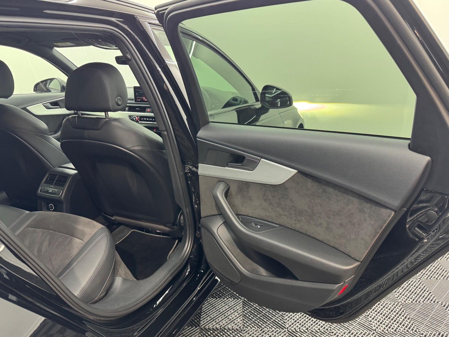 Used Audi A4 2019 for sale - 76849951: Photo 54