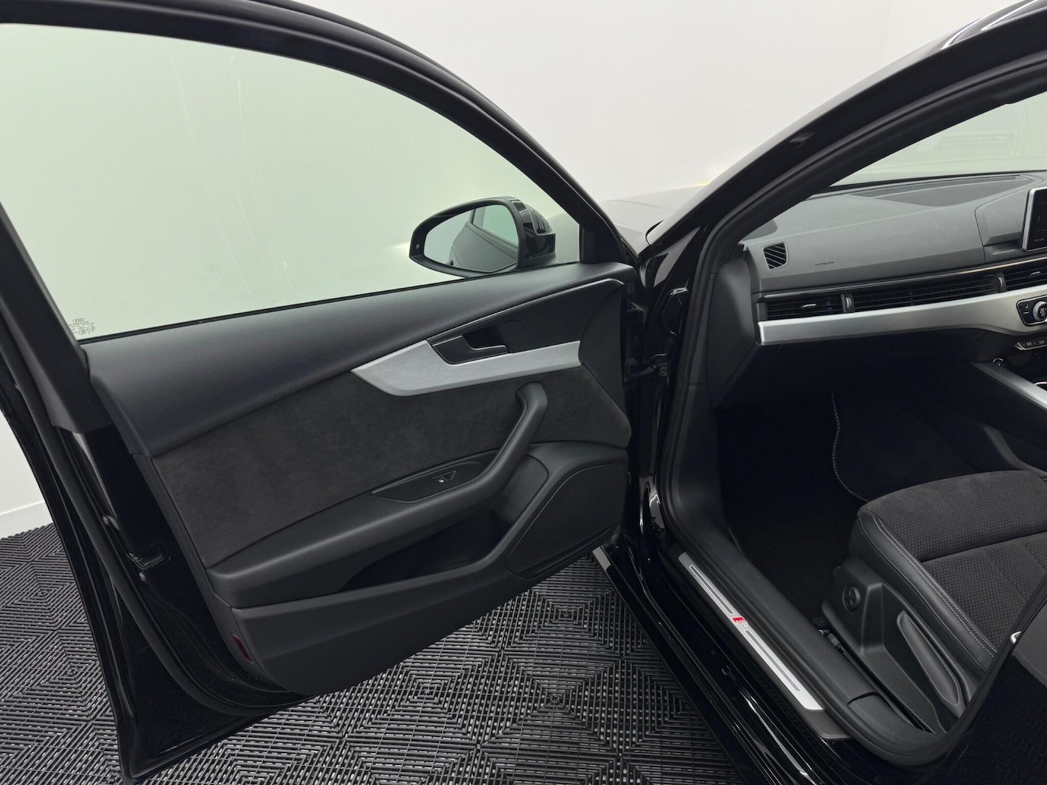 Used Audi A4 2019 for sale - 76849951: Photo 58