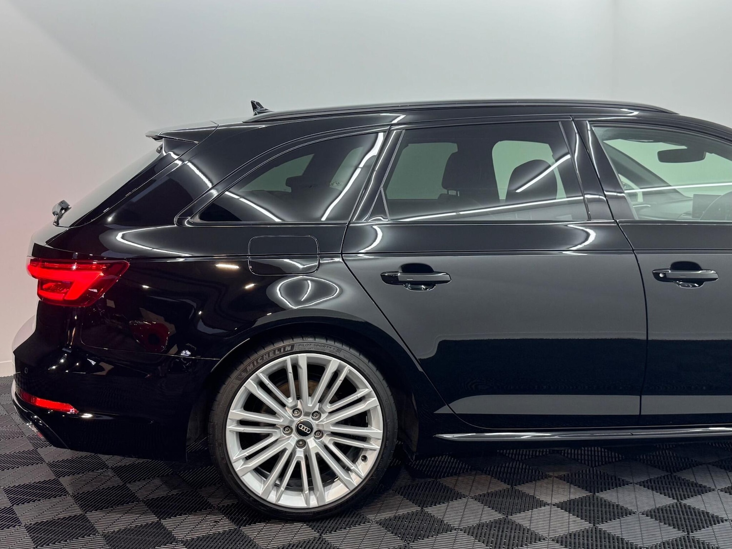 Used Audi A4 2019 for sale - 76849951: Photo 62