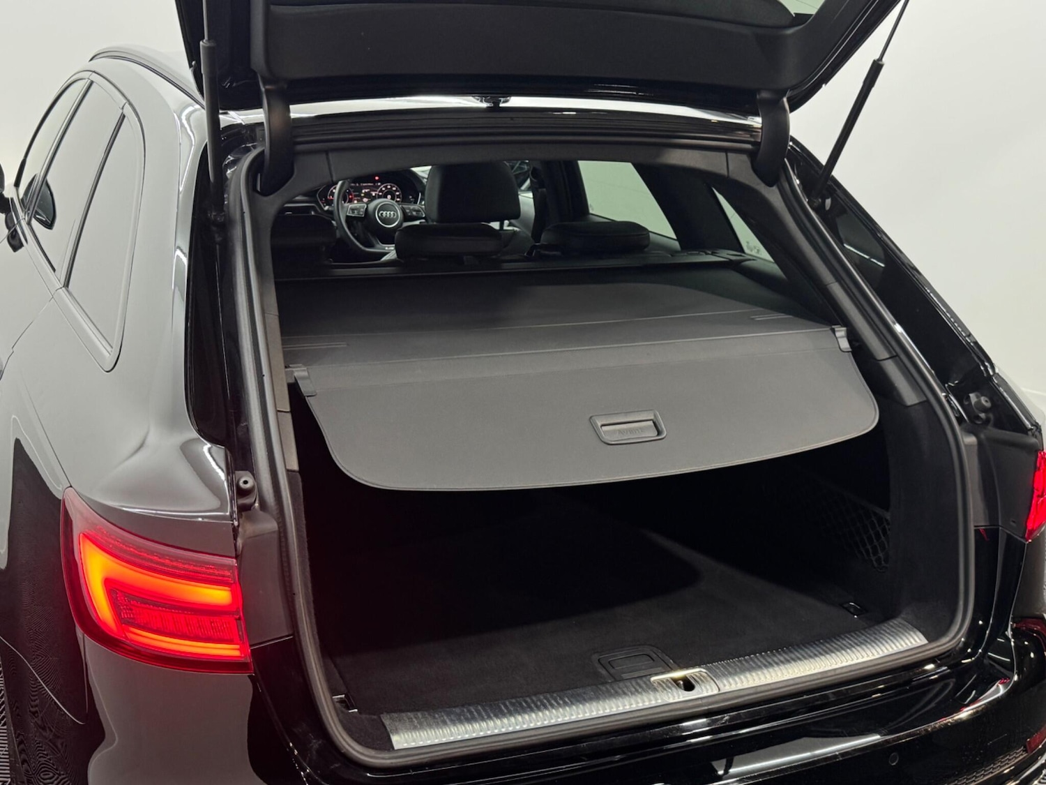 Used Audi A4 2019 for sale - 76849951: Photo 70