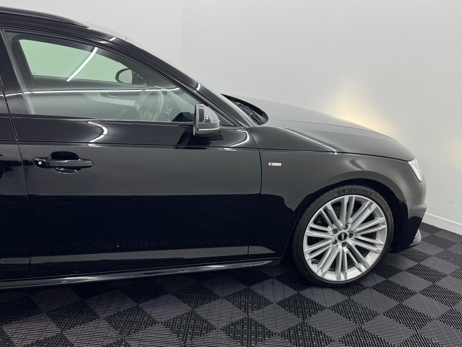 Used Audi A4 2019 for sale - 76849951: Photo 87