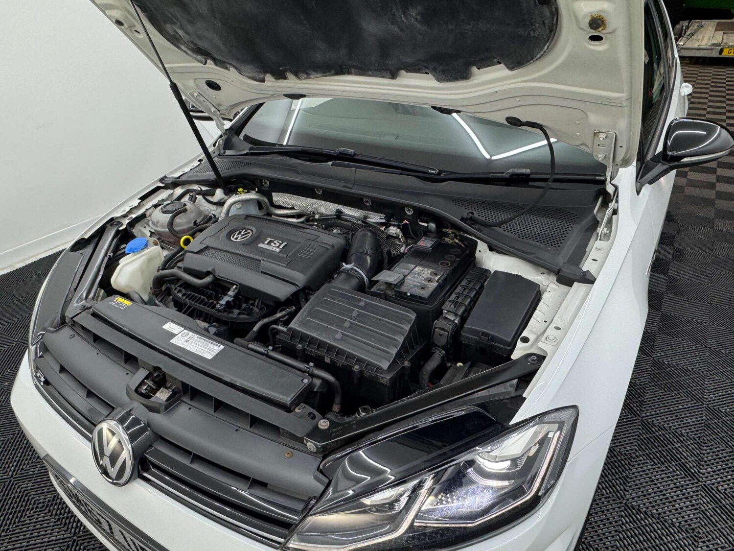 Used Volkswagen Golf 2018 for sale - 77783119: Photo 20