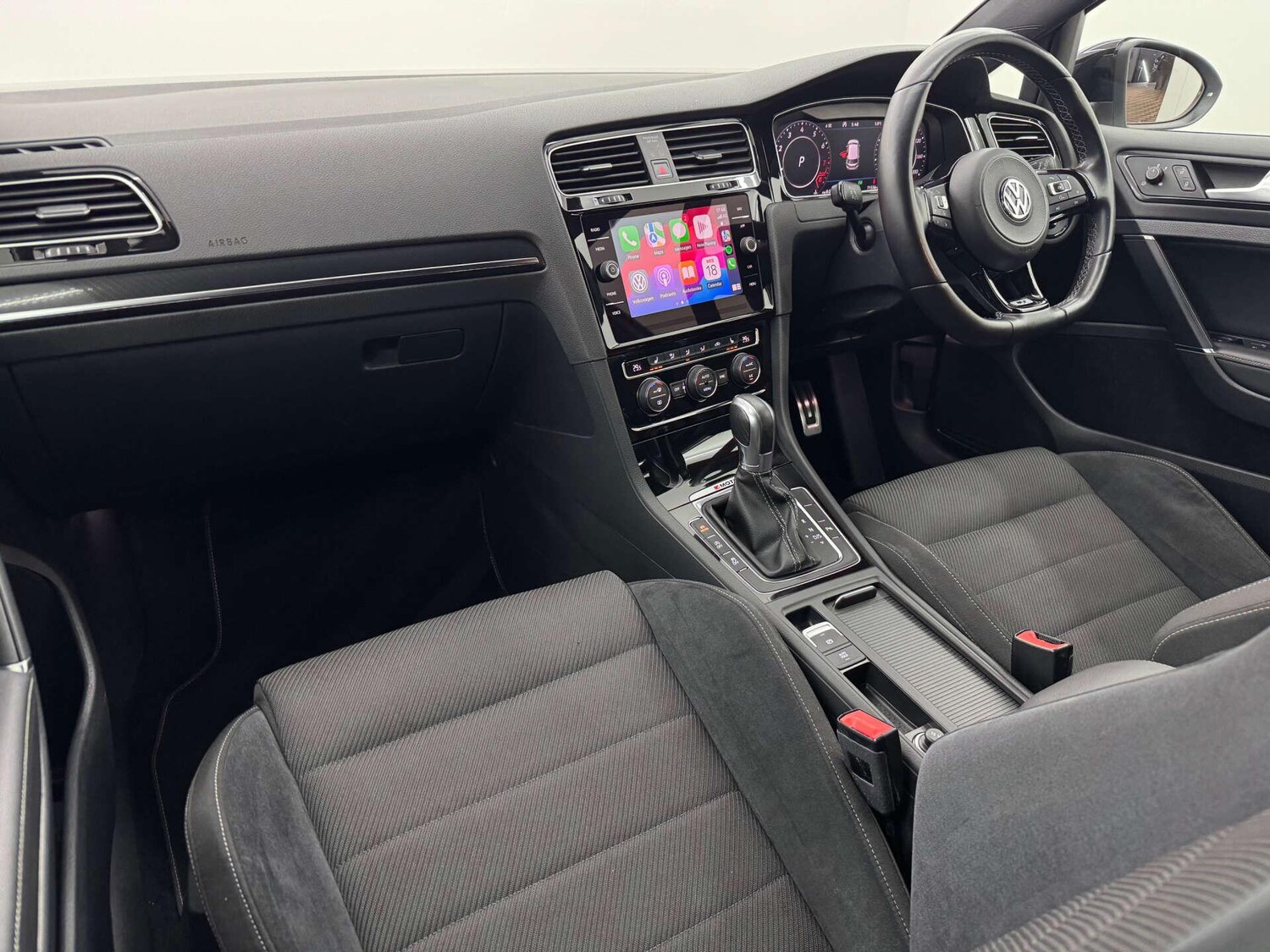 Used Volkswagen Golf 2018 for sale - 77783119: Photo 32