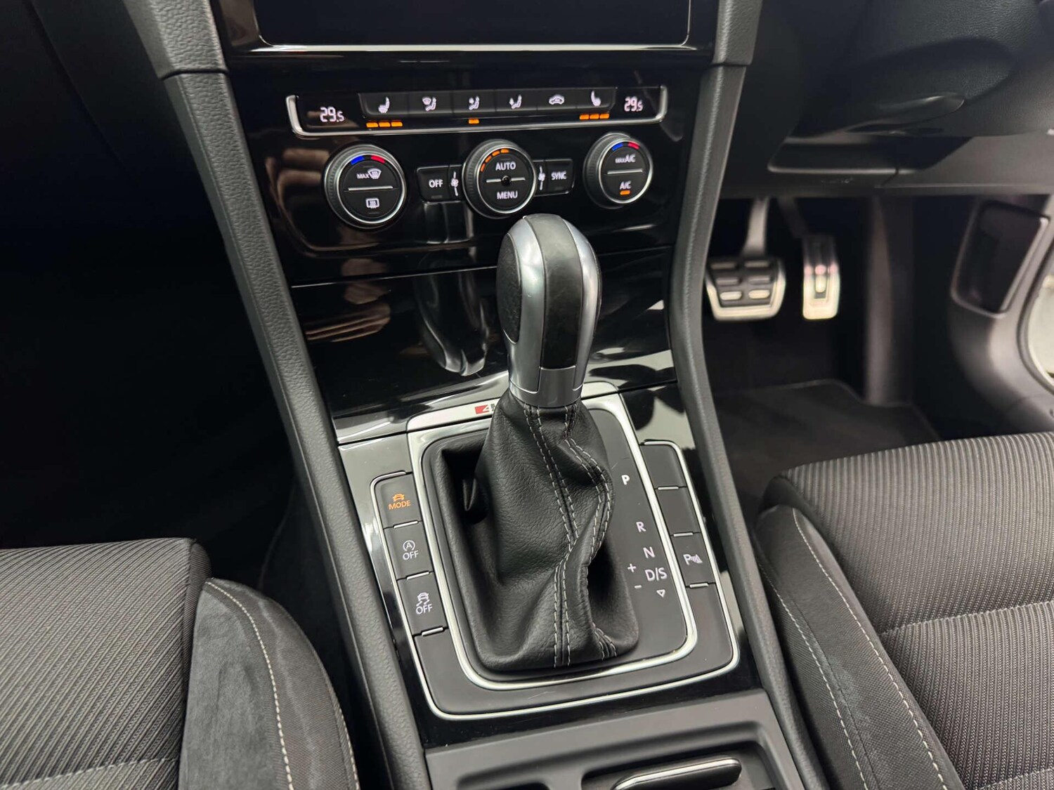 Used Volkswagen Golf 2018 for sale - 77783119: Photo 44