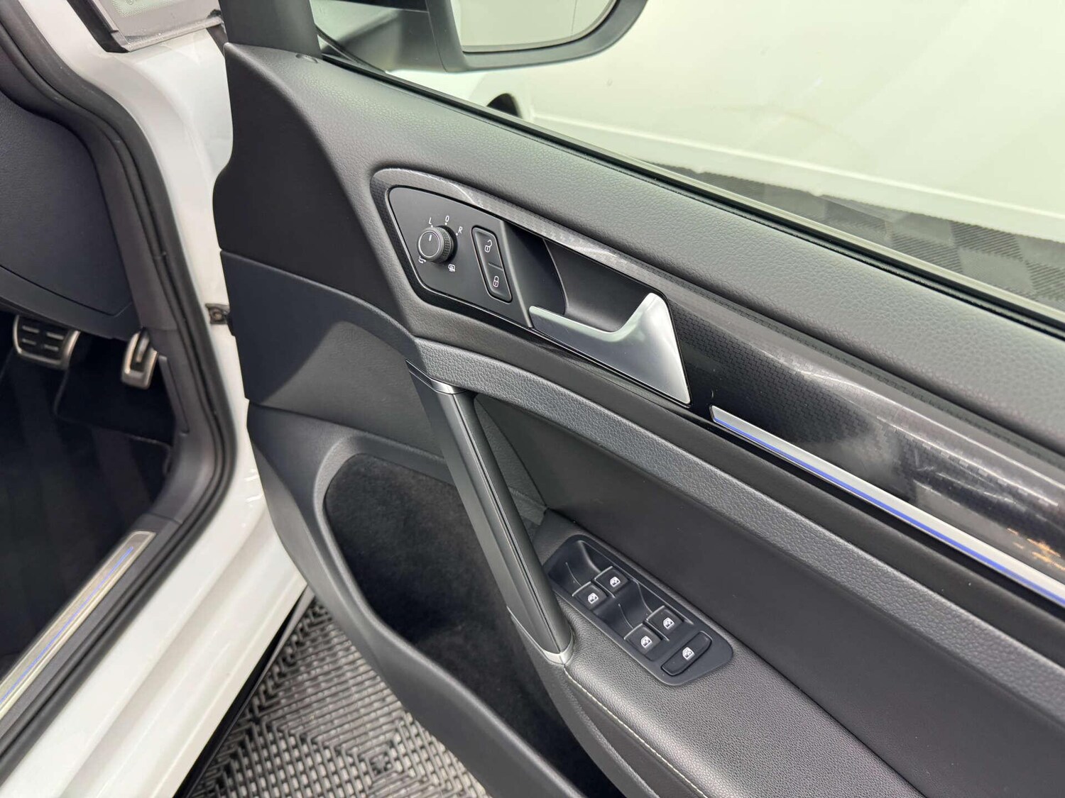 Used Volkswagen Golf 2018 for sale - 77783119: Photo 49