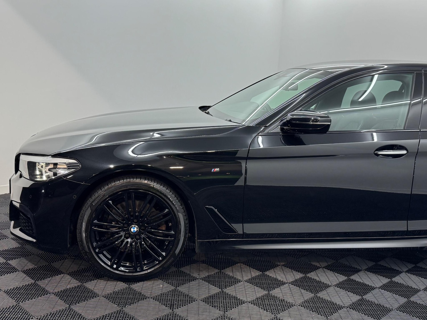 Used BMW 5 Series 2018 for sale - 76936204: Photo 24