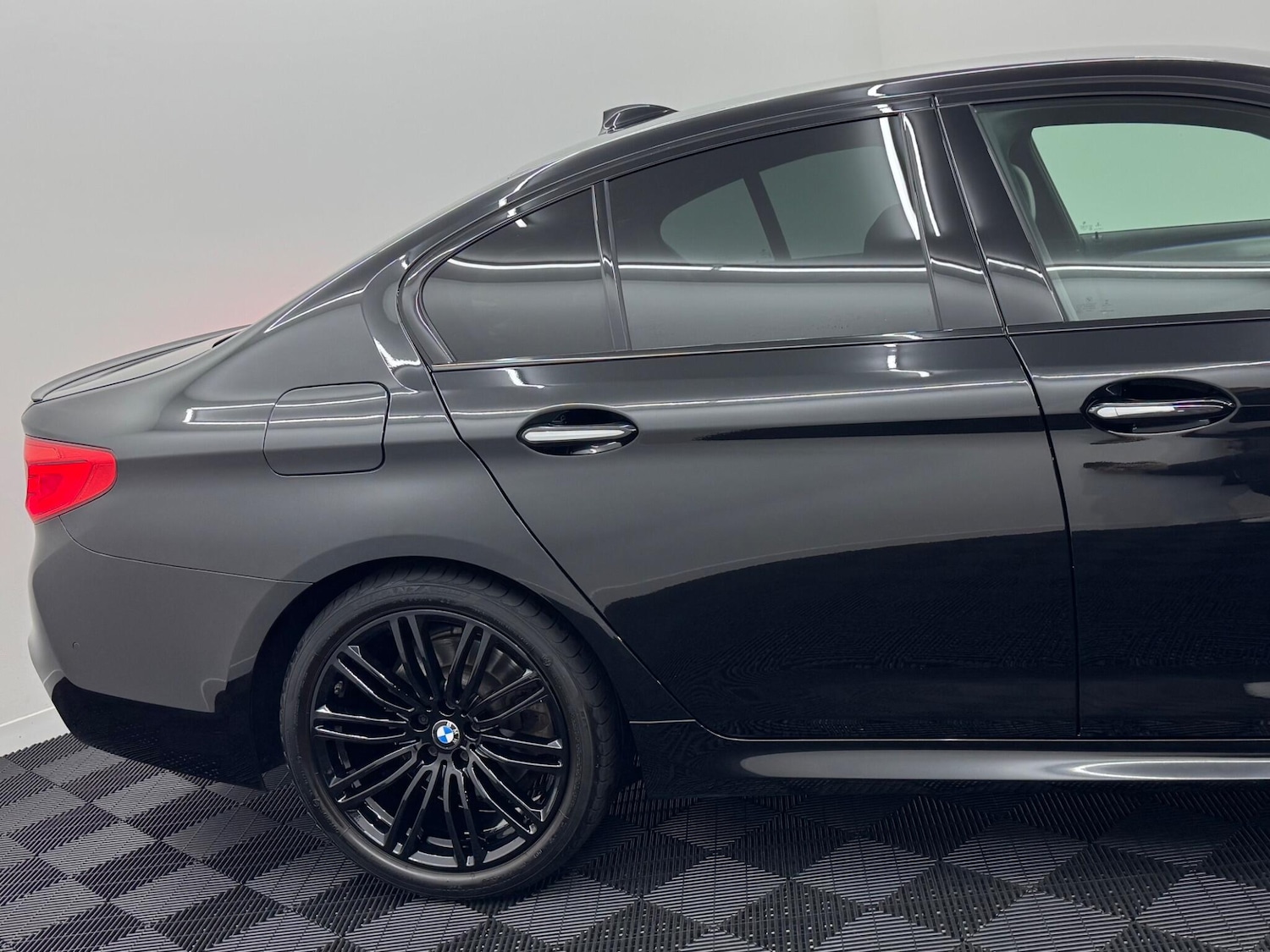 Used BMW 5 Series 2018 for sale - 76936204: Photo 26